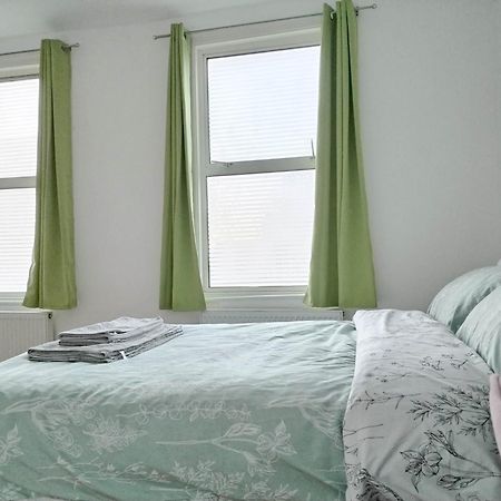 Cosy Rooms Near Canary Wharf & The O2 ロンドン エクステリア 写真